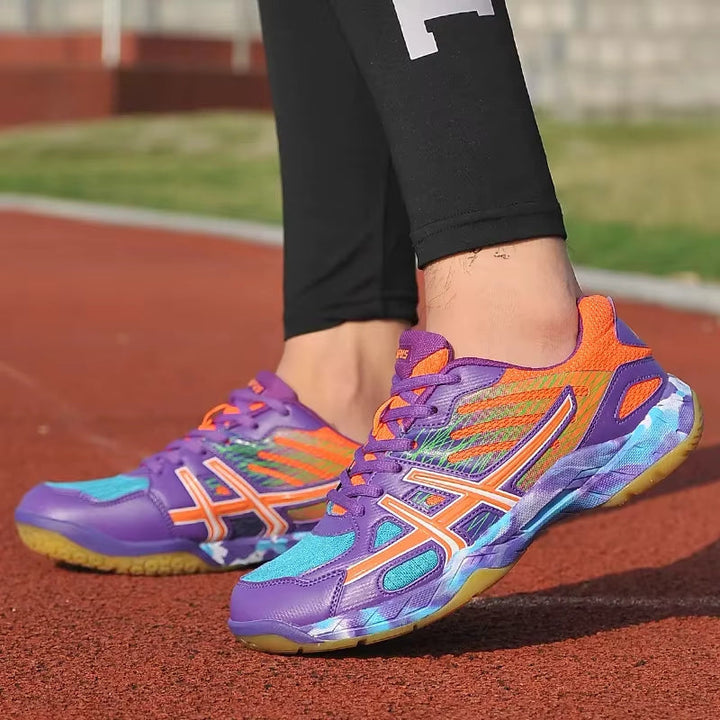 Afslappede mænds sneakers; komfortable, moderne print og skridsikre til hverdag og fritid.
