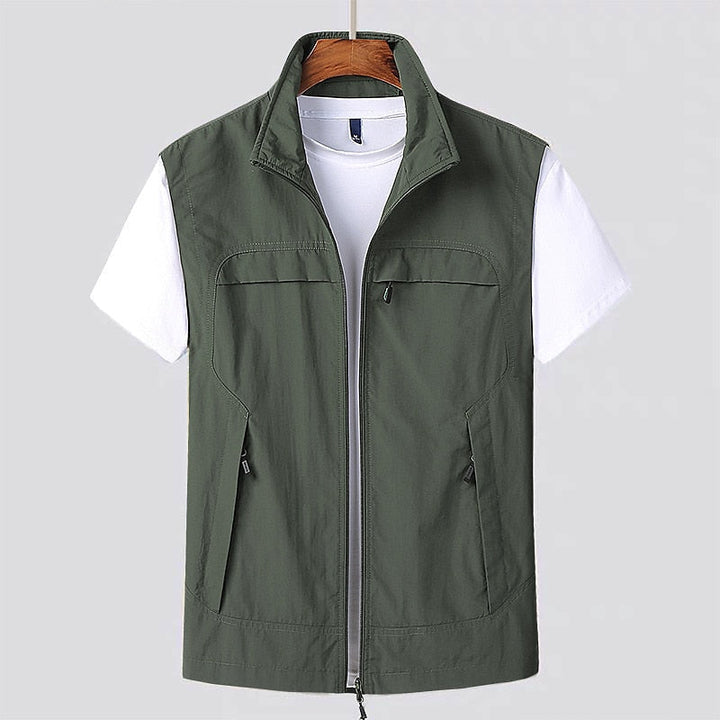 Alsidig herrevest i moderne design med opretstående krave, letvægt, perfekt til smart casual og lag-på-lag.