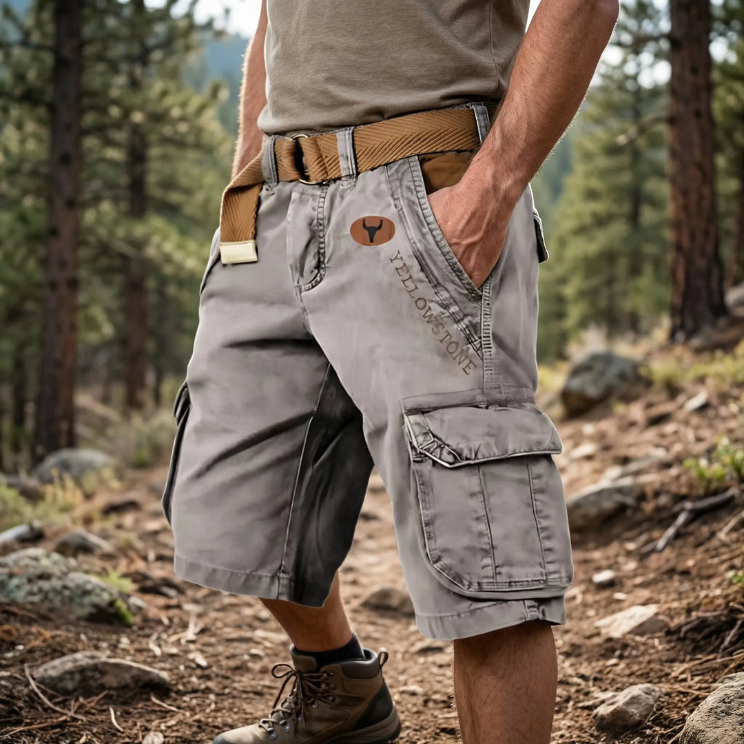 Mænds rummelige cargo shorts til aktiv fritid. Komfortable herreshorts med praktiske lommer og robust design.