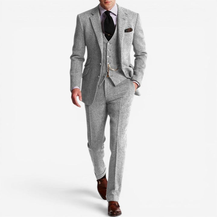 Klassisk og elegant herrejakkesæt i slim fit design, udstråler selvsikkerhed og stil.