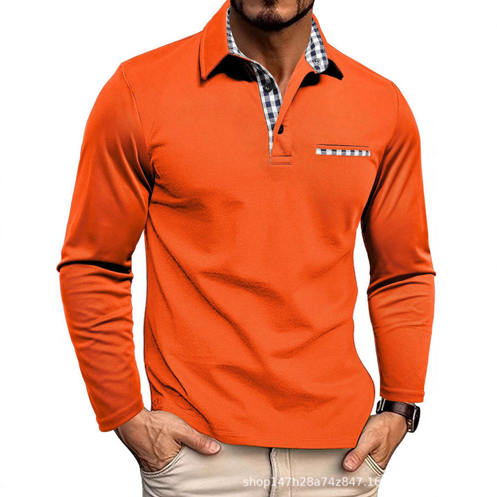 Close-up af stoffet på mænds langærmede slim fit poloshirt. Høj kvalitet og komfort.