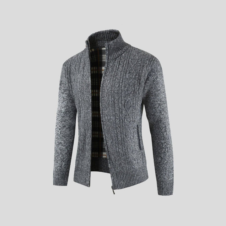 Mænds stilfulde strik cardigan i grå, perfekt til hygge og casual hverdagsbrug om efteråret og vinteren.