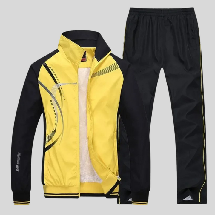 Mænds træningssæt med løs pasform til den aktive mand. Sporty og stilfuldt design til både træning og afslapning.