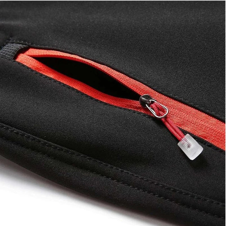 Komfortable, varme herre softshell bukser med fleecefor, perfekte til vintervandring.