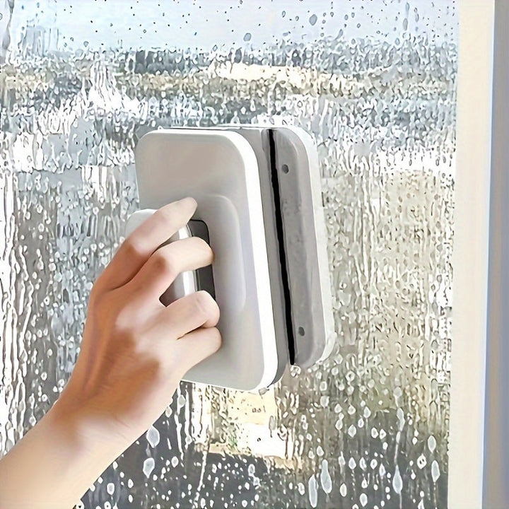 Magnetisk dobbeltsidet vinduesvasker WindowSweep til hurtig og stribefri rengøring af alle ruder.