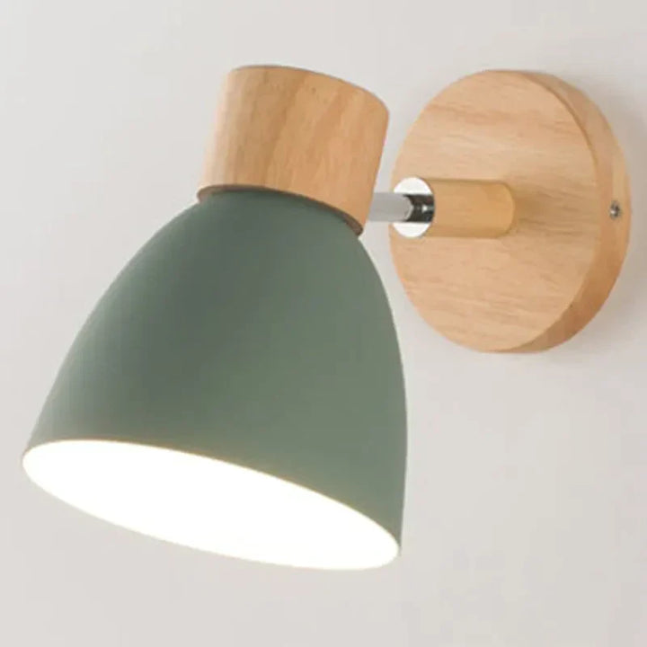 Belysning til væggen: Minimalistisk lampe med fokus på form, funktion og stemning i hjemmet.