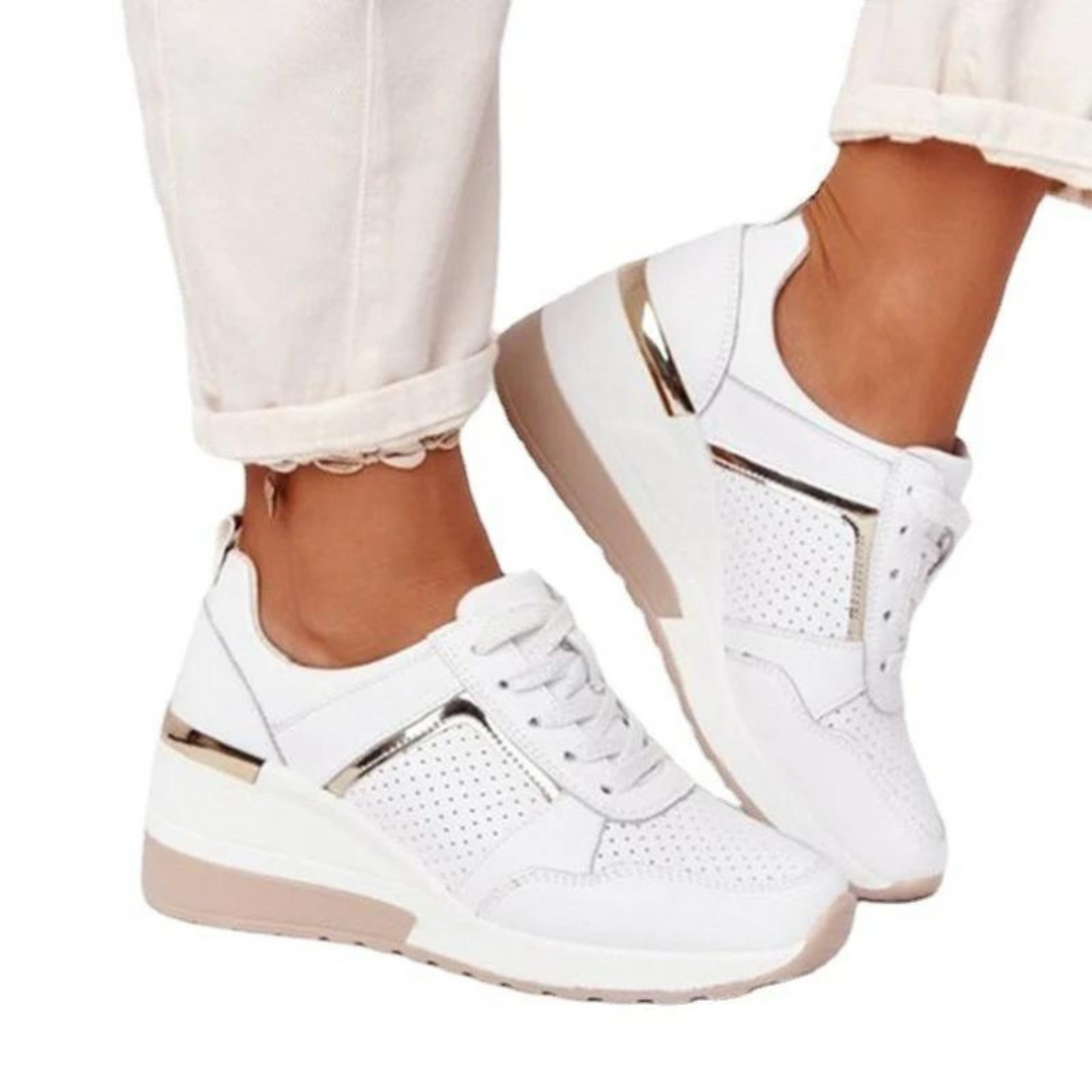 Moderne dame letvægts sneakers med snørebånd. Perfekt til hverdag og afslappet komfort.