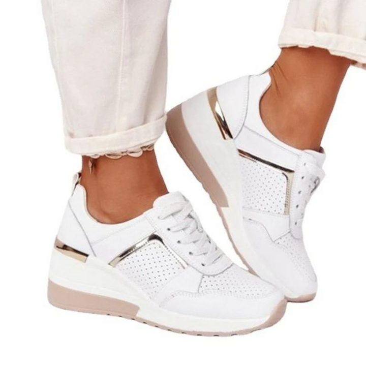 Moderne dame letvægts sneakers med snørebånd. Perfekt til hverdag og afslappet komfort.
