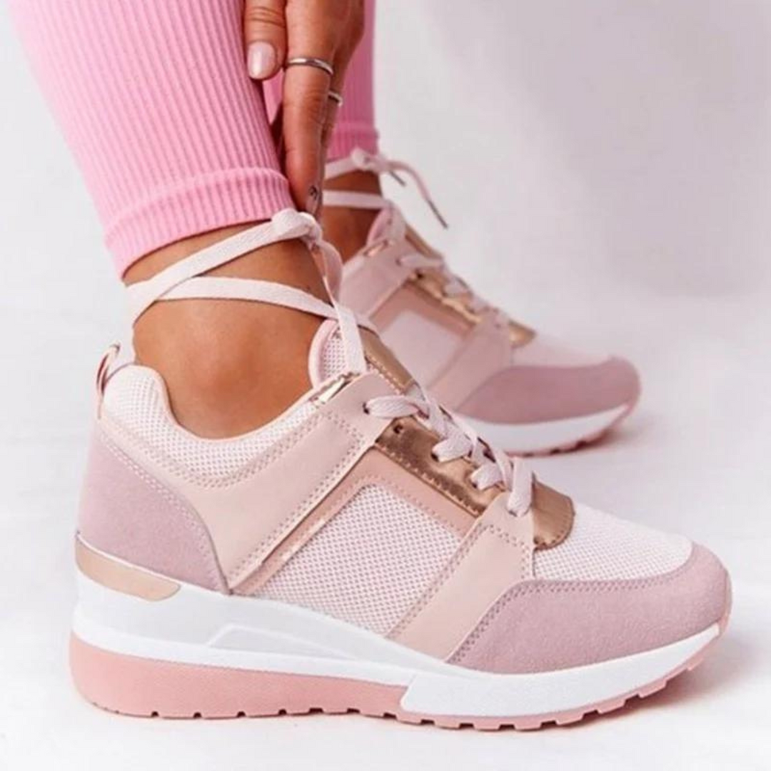 Trendy dame sneakers for hverdagsbrug. Letvægtssko med snørebånd, der giver optimal komfort og casual stil.