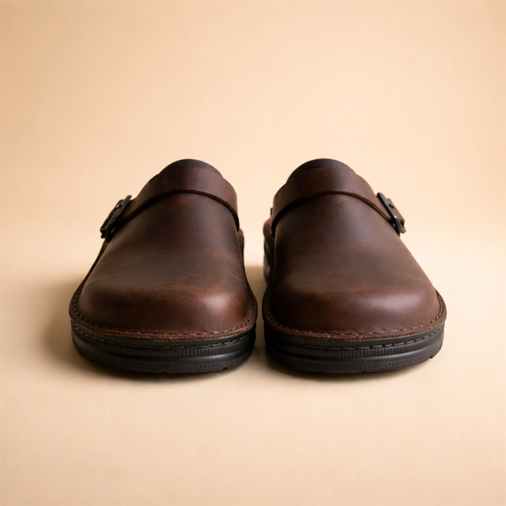 Komfortable casual herre clogs i brun/sort, perfekt fodtøj til afslappet og stilren hverdag.
