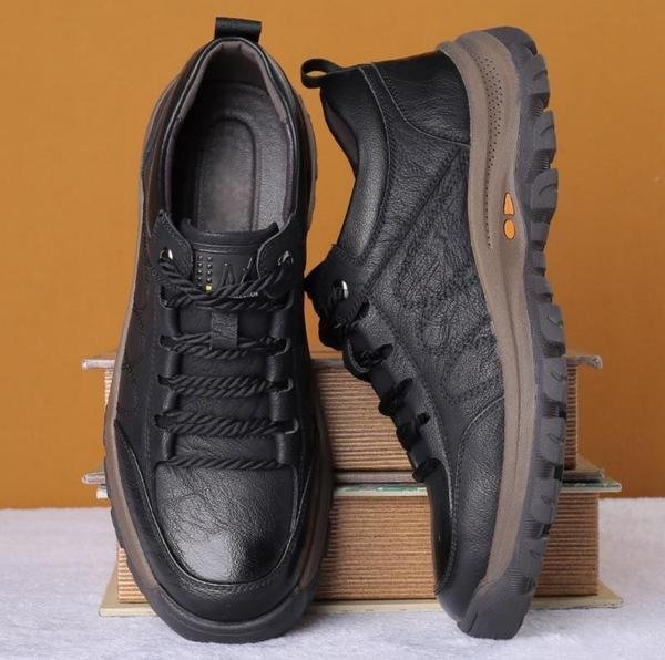 "Moderne herresko i læder med snørelukning, frontvisning; komfortable sneakers ideel til hverdagsbrug."
