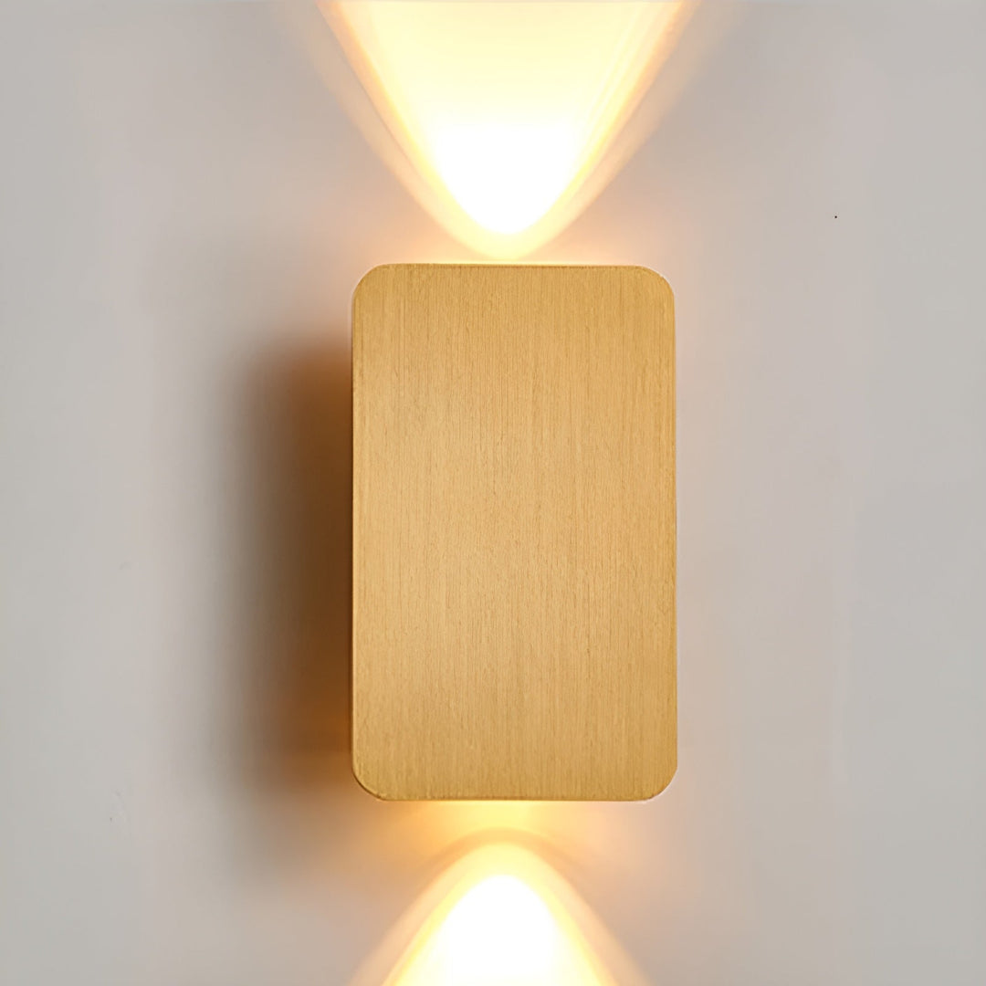 Hjemmebelysning: Elegant LED væglampe. Ideel til lyssætning i moderne boliger og gange.