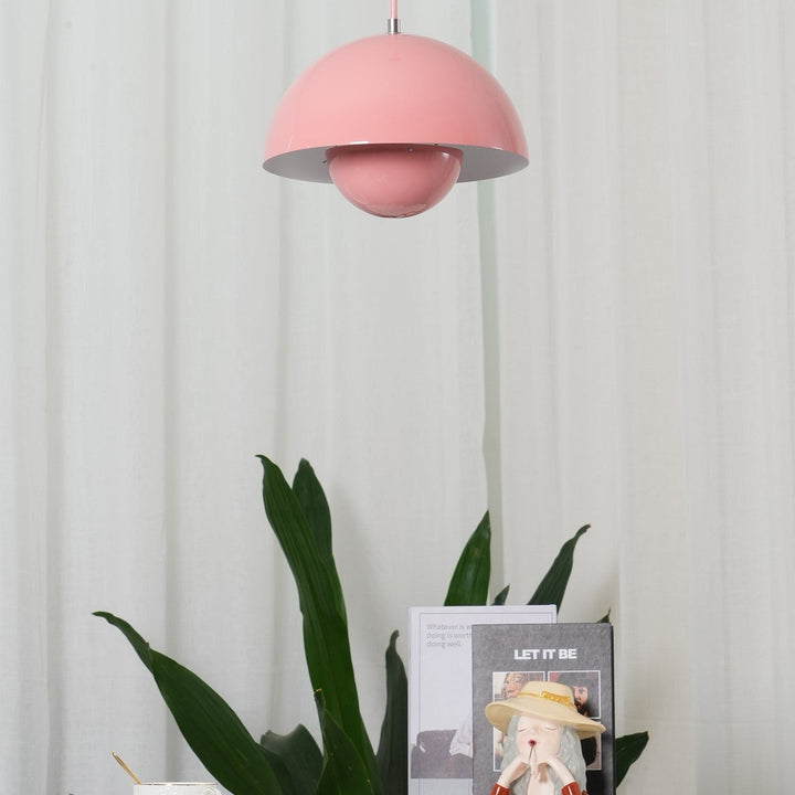 Fleksibel loftslampe, der passer til enhver moderne indretning med dens justerbare funktioner.