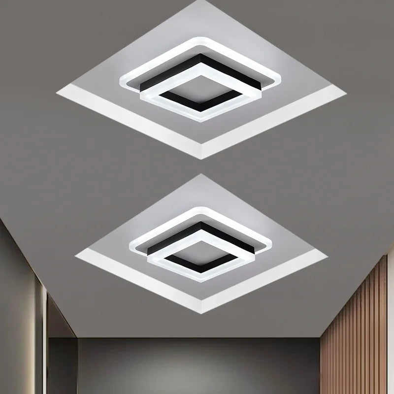 Energieffektiv moderne LED loftlampe med slankt design, ideel til nutidig indretning og belysning i hjemmet.