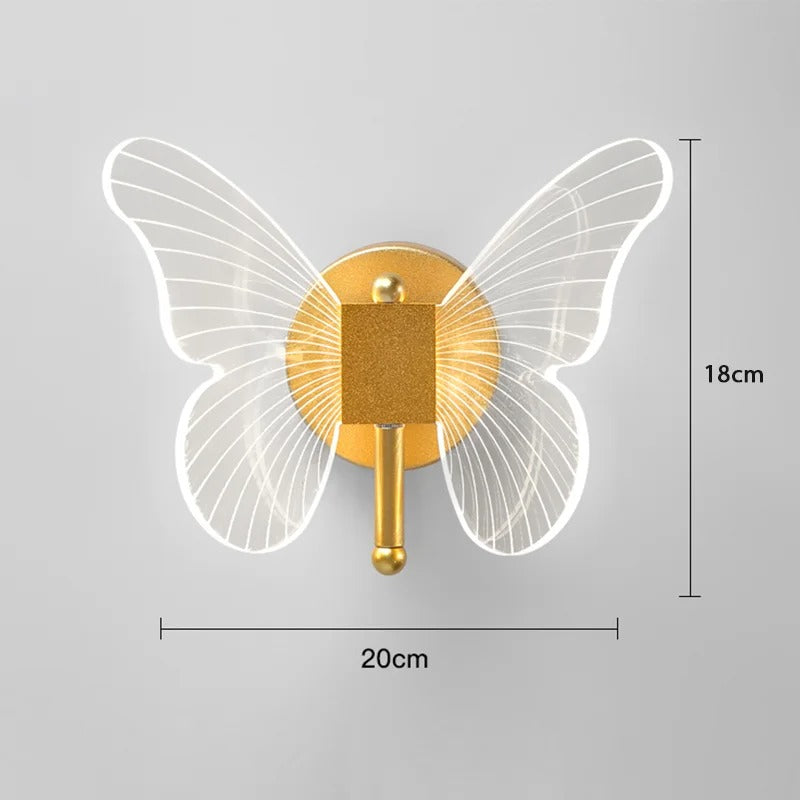 Unik vlinder design hængelampe i guld, med justerbar dæmpbar LED belysning for stilfuld indretning.