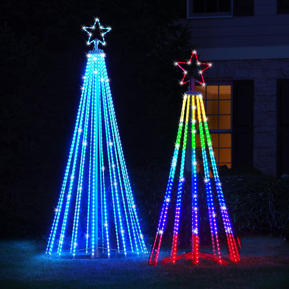 Magisk LED juletræ lysshow, animeret og multifarvet. Perfekt udendørs dekoration og havebelysning til jul.