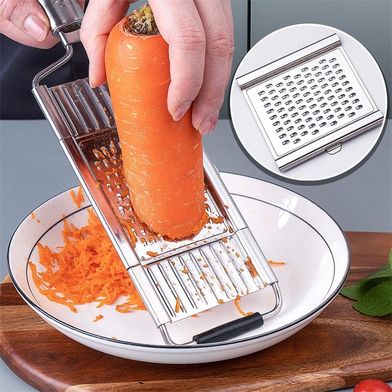 Detalje af rustfrit stål grøntsagsskærerens skarpe blade, klar til hurtig madlavning.