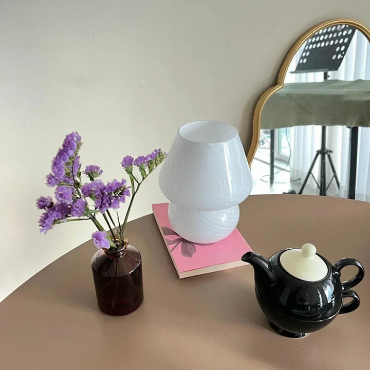 Moderne Murano bordlampe. Luksuriøst design til boligindretning, perfekt som stuelampe.