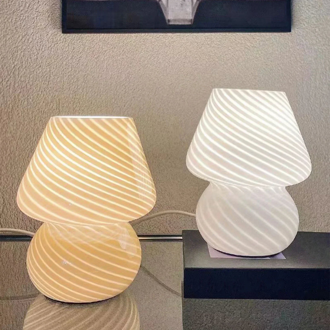 Murano luksus bordlampe med unikt design. Håndlavet til moderne boligindretning.