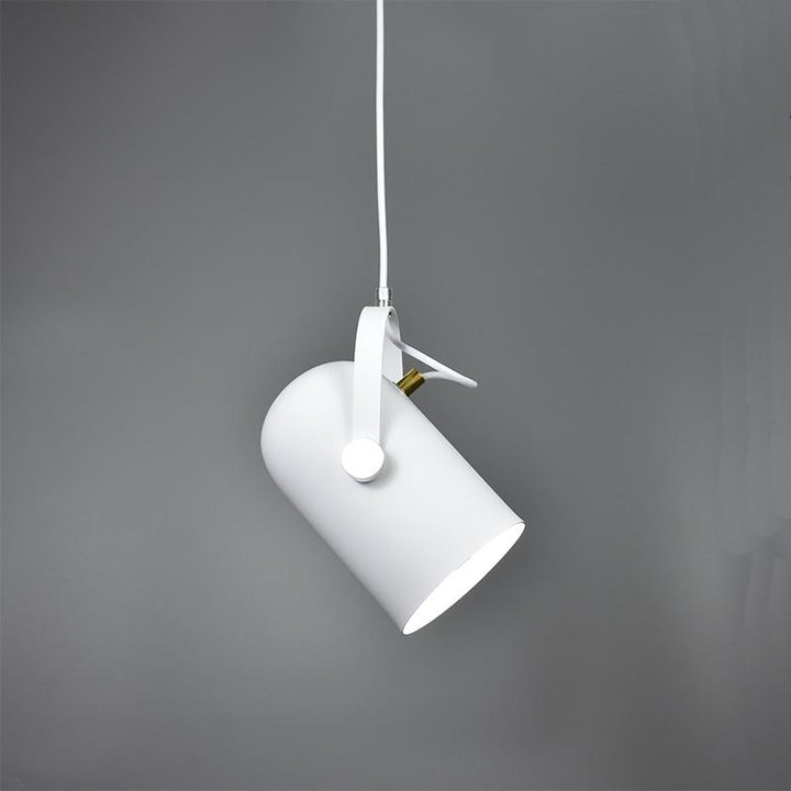 Justerbar LED lampe til køkkenet. Minimalistisk pendel i nordisk stil for funktionel og æstetisk belysning.