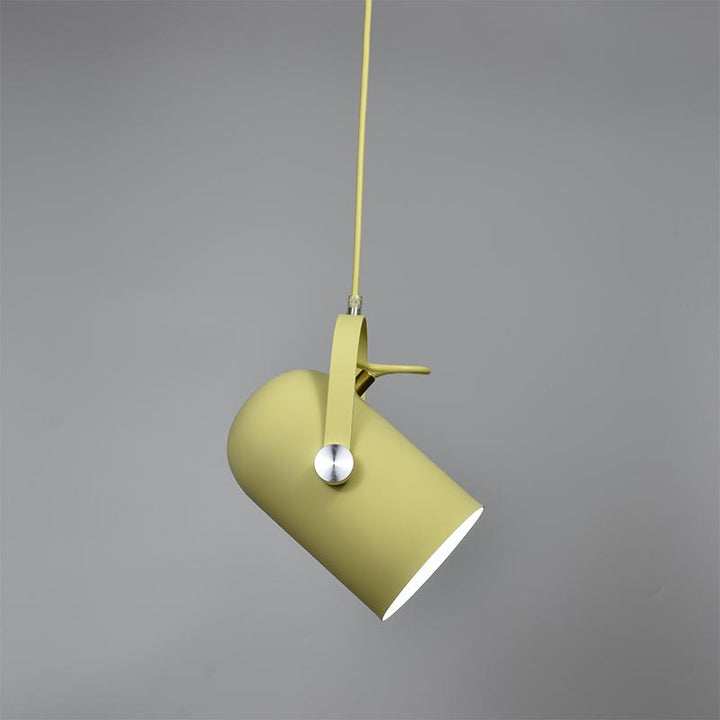 Skab moderne stemning med denne justerbare LED loftlampe i nordisk minimalistisk design, ideel til hjemmet.