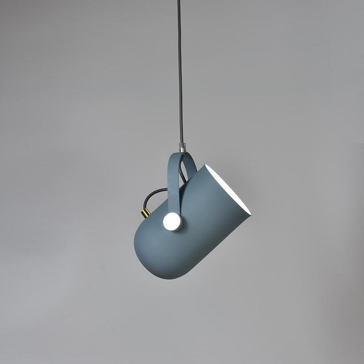 Hvid justerbar LED pendel, nordisk og minimalistisk, en moderne loftlampe der passer til ethvert hjem.