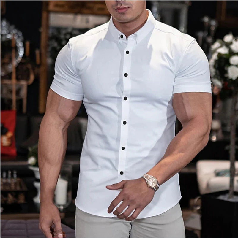 Alsidig Oliver slim-fit skjorte, perfekt til at opgradere din stil i business og fritid.