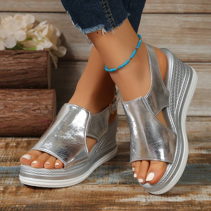 Ortopædiske sandaler til kvinder med ergonomisk fodstøtte. Komfortable dame sandaler, perfekte til sommer.