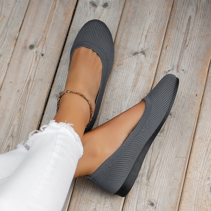 "Ortopædiske slip-on damesko med ergonomisk pasform, trykaflastende og skridsikker sål, behagelig og stilfuld."