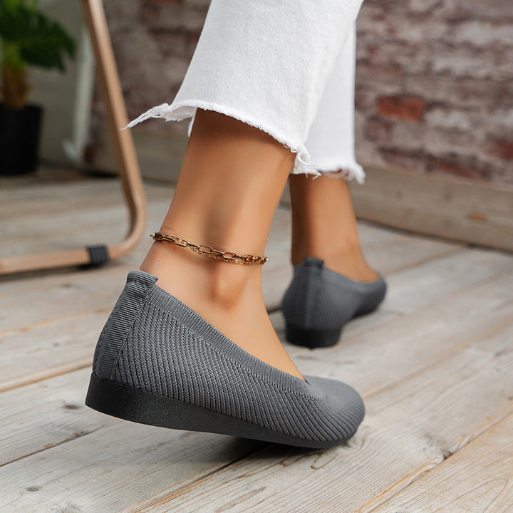 "Ortopædiske slip-on damesko med ergonomisk pasform, trykaflastende og skridsikker sål, behagelig og stilfuld."