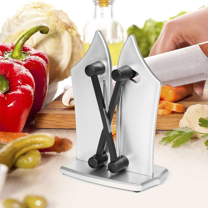 Ergonomisk knivsliber til køkkenknive. Oplev en skarp kniv og sikker knivslibning for dit køkkenudstyr.