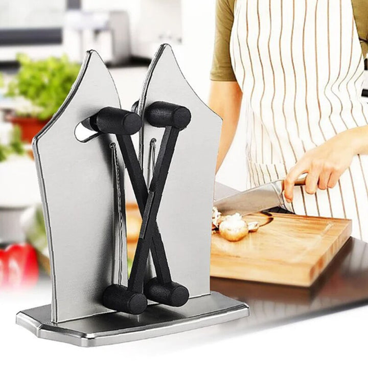 Få skarpe knive med denne professionelle knivsliber. Ideel til alt dit køkkenudstyr og nem knivslibning.