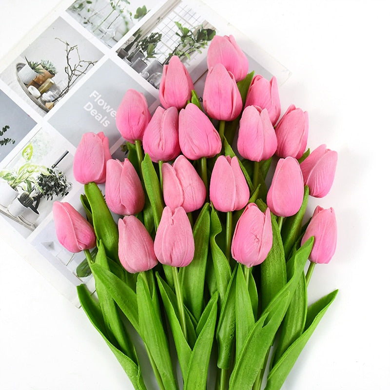 Falske tulipanbuket, ideel til elegant bryllupsdekoration. Allergivenlig festdekoration.