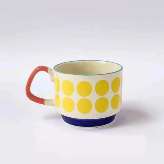 Vintage stil kaffekopper med retro mønstre; et must-have for kaffeelskere.