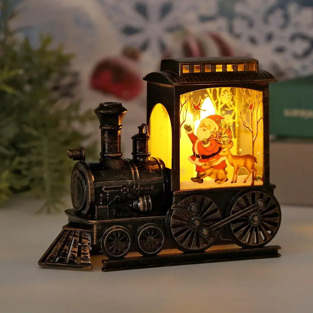 Dekorativ toglygte-stil bordlampe i messing. Batteridrevet retro LED lys, ideel til indendørs/udendørs brug.