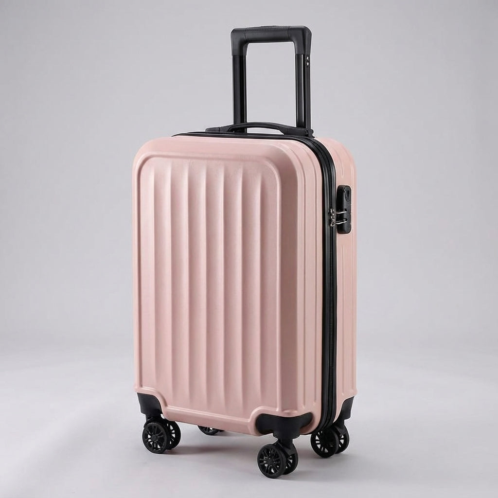 Stilfuld Traveon trolley, en robust rejsekuffert med riflet overflade og sikkerhed. Perfekt bagage med hjul.