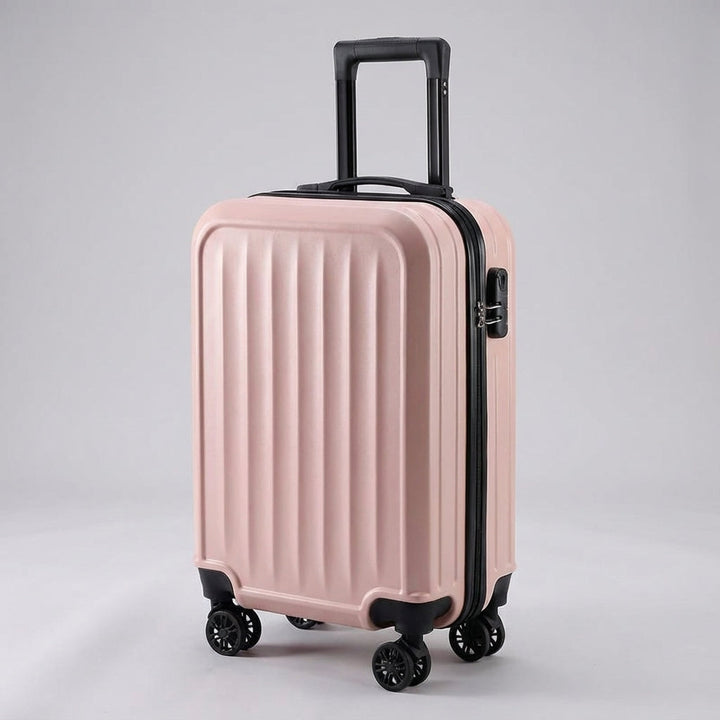 Stilfuld Traveon trolley, en robust rejsekuffert med riflet overflade og sikkerhed. Perfekt bagage med hjul.