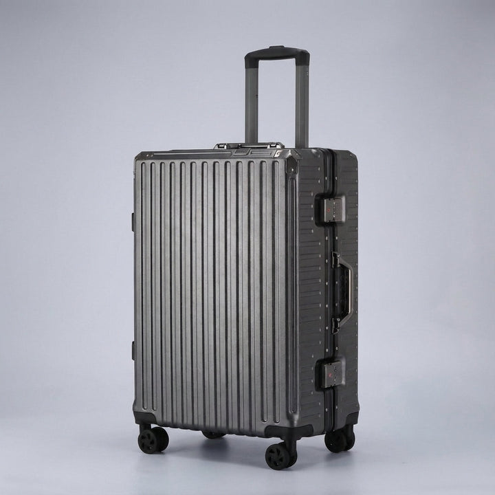 Kompakt håndbagage Travique kuffert m. hård skal, USB-opladning og TSA-lås; letvægt til ferie.