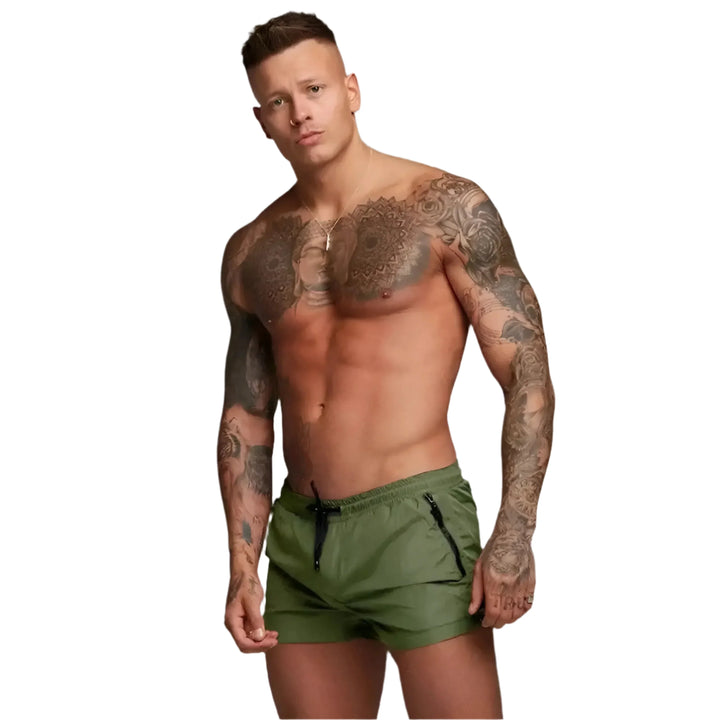 Mænds Røde Badeshorts med Lommeklap, justerbar snøre og elastisk linning