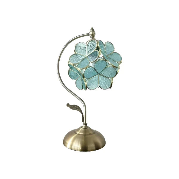 Justerbar Tiffany bordlampe, blomsterdesign i farvet glas, bronzefod, perfekt til stemningslys.