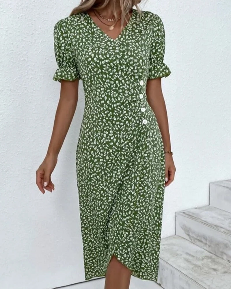 "Rosa kjole med blomsterprint og V-hals, elegant look til kvinder, flatterende pasform til både hverdag og fest."