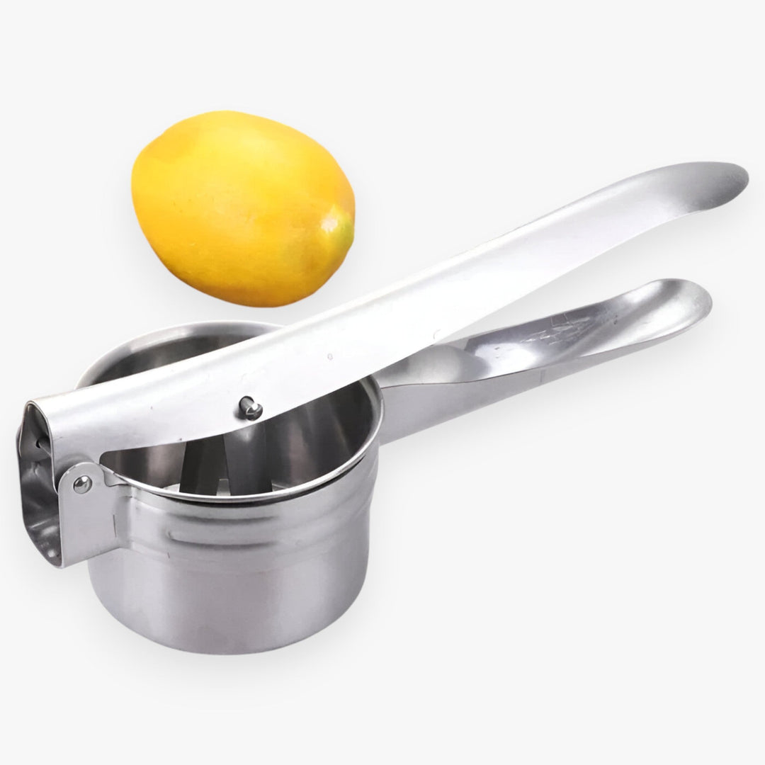 "Rustfri stål kartoffelpresser med ergonomisk håndtag for glat, klumpfri mos. Holdbart køkkenredskab til mosning."