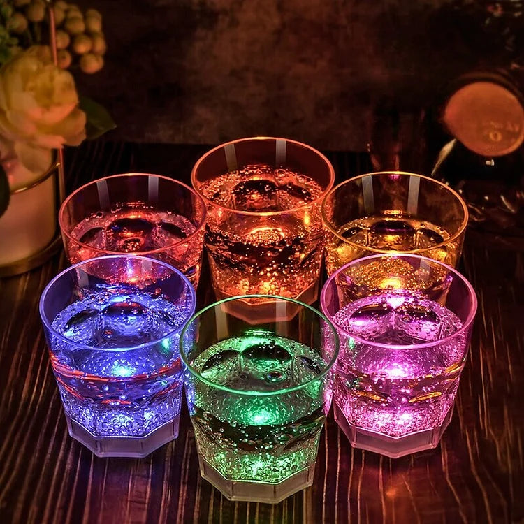 Oplyste LED-festglas sæt (6 stk.) som unik festdekoration. Perfekt til at skabe stemningsfuld og magisk belysning.