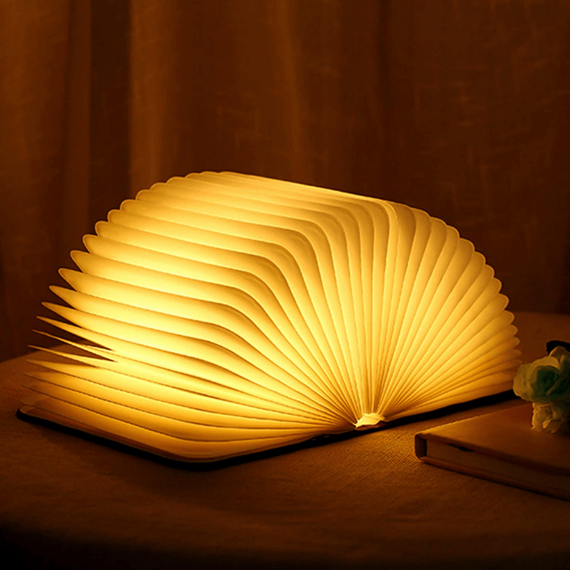 Sammenklappelig træ LED bordlampe, perfekt som genopladelig læselampe.