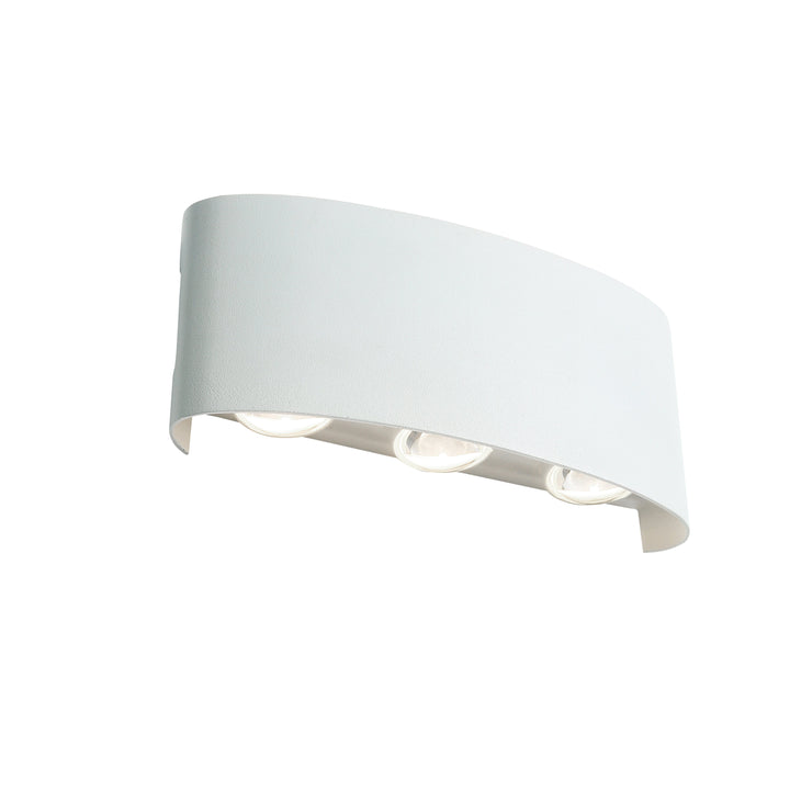 "Sandblæst hvid Ortelo 6W LED væglampe til udendørs brug, elegant alu-design med opad- og nedadrettet lys, IP65-klassificeret