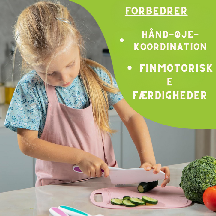 JuniorChef børnekøkkensæt med sikre børneknive. Pædagogisk legetøj til madlavning og udvikling for børn.