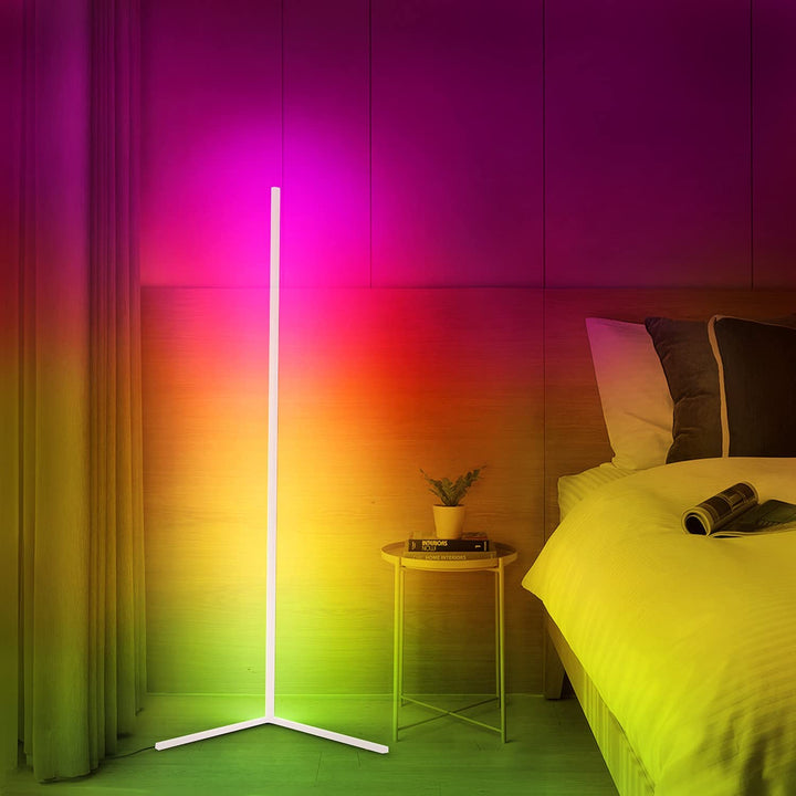 Stilren LED-hjørnelampe, perfekt til at oplyse mørke hjørner med dæmpbart, blødt lys.