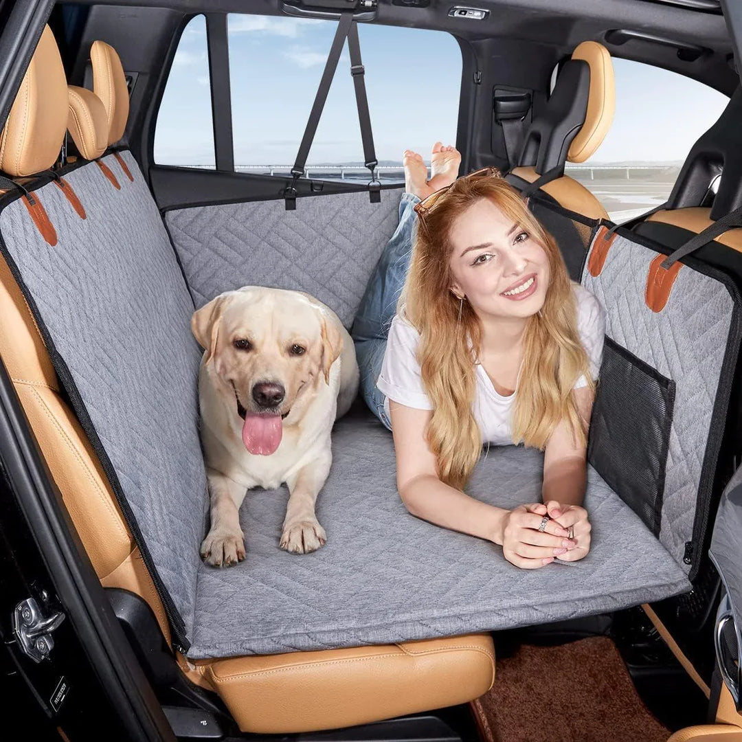 Vandafvisende bilsædebetræk til hund i bil. Perfekt til beskyttelse af dit bilsæde.