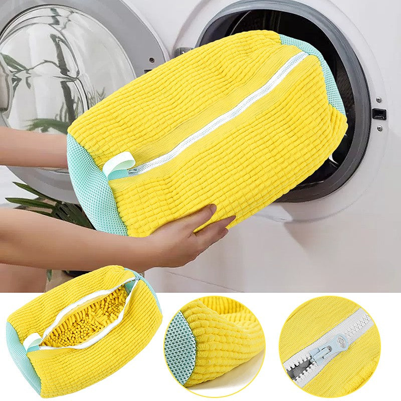 SneakShield vaskepose til sneakers. Beskyt dine sko under vask og hold dem pletfri med denne skobeskyttelse.