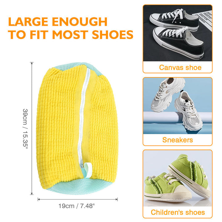 To SneakShield vaskeposer i chenille, designet for sikker rengøring og skånsom pleje af dine yndlings sneakers.